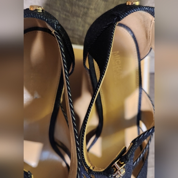 Michael Kors Denim Damita Wedge Women's Size 10 Like New Beautiful Wedge - Picture 3 of 6